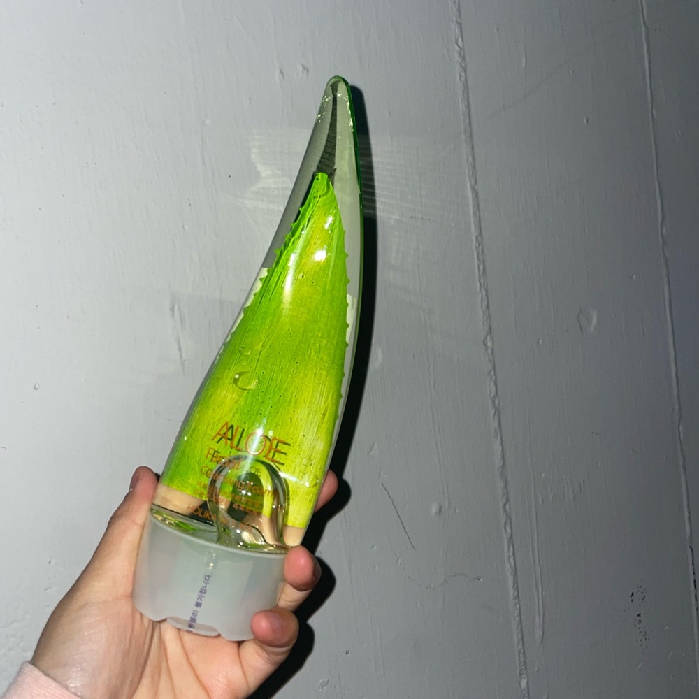 Aloe face cleanser